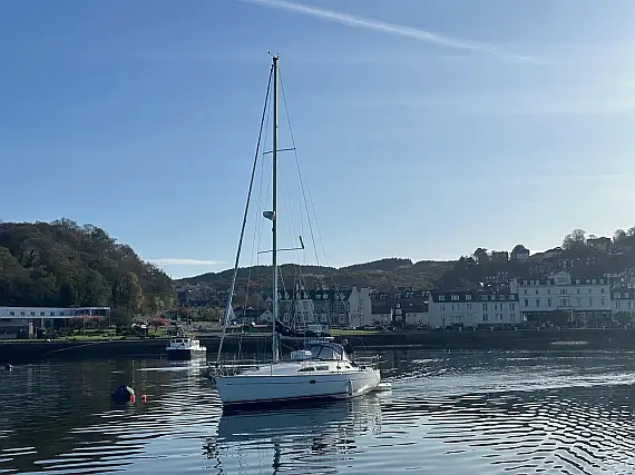 Sun Odyssey 37